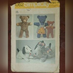 Simplicity 6062 Vintage Set of Stuffed animals, bears, dogs, clothes